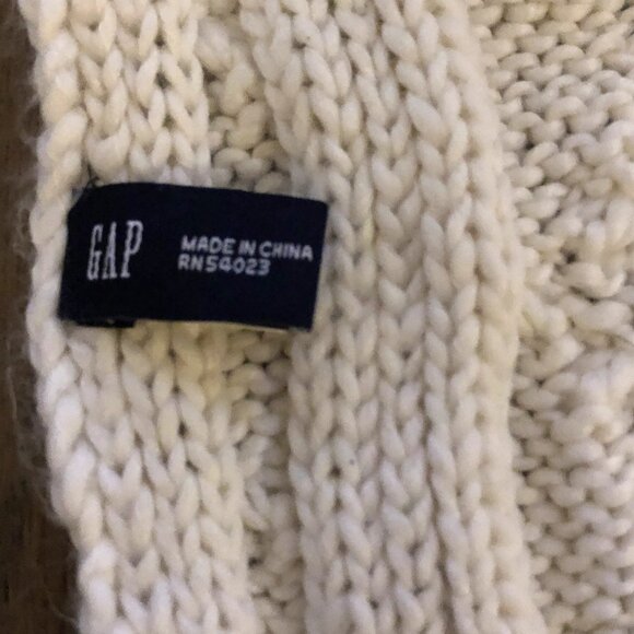 2 for $10 🎁 Gap Off White Cable Knit Scarf w/Tassels - Picture 4 of 4